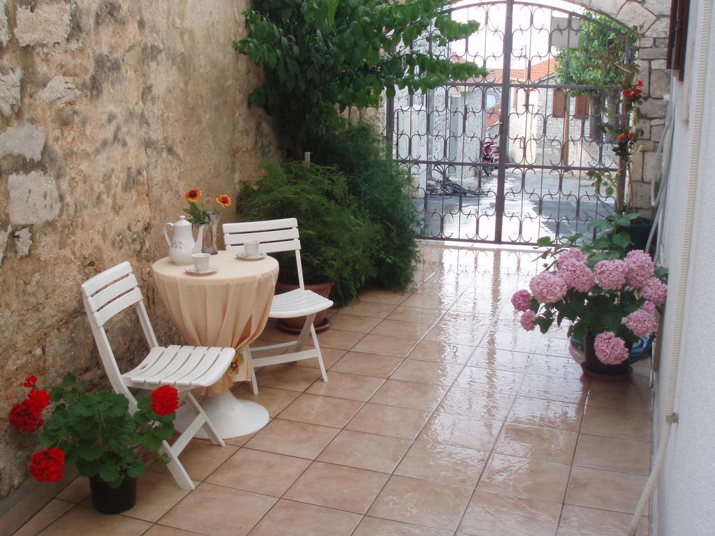 Old Town Center Apartments Supetar Pokój zdjęcie